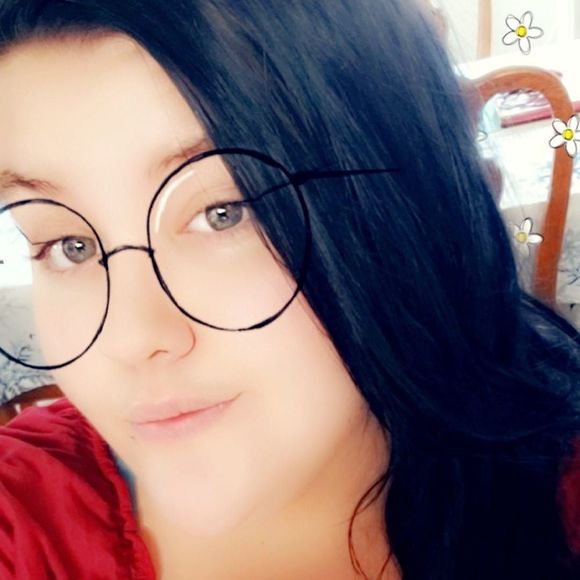 Meet your Posher, Toni - Picture 1 of 1